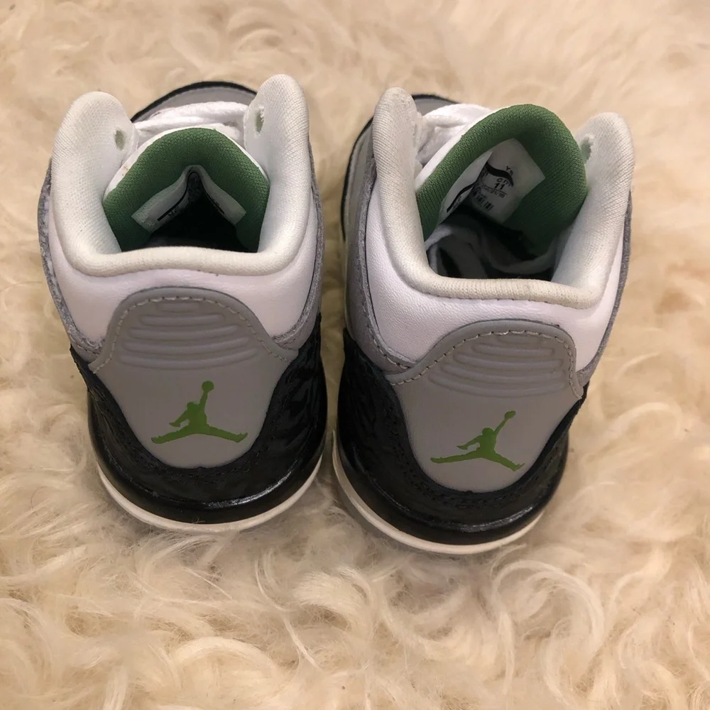 Air Jordan 3 Retro Sneakers
